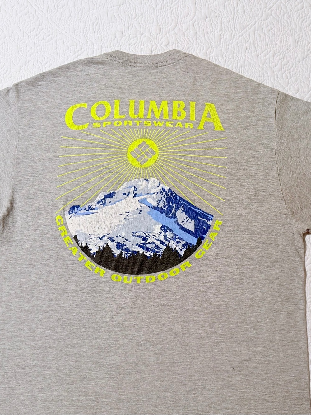 Columbia | Greater Outdoor Gear Mountain Graphic T Shirt | Gray | Size XL